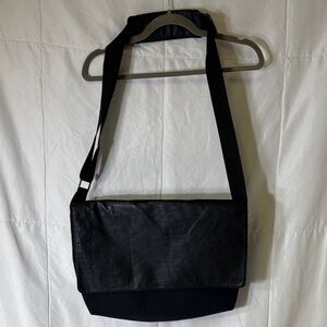 Attitude Black Leather & Canvas Messenger Bag Crossbody Adjustable‎ Strap